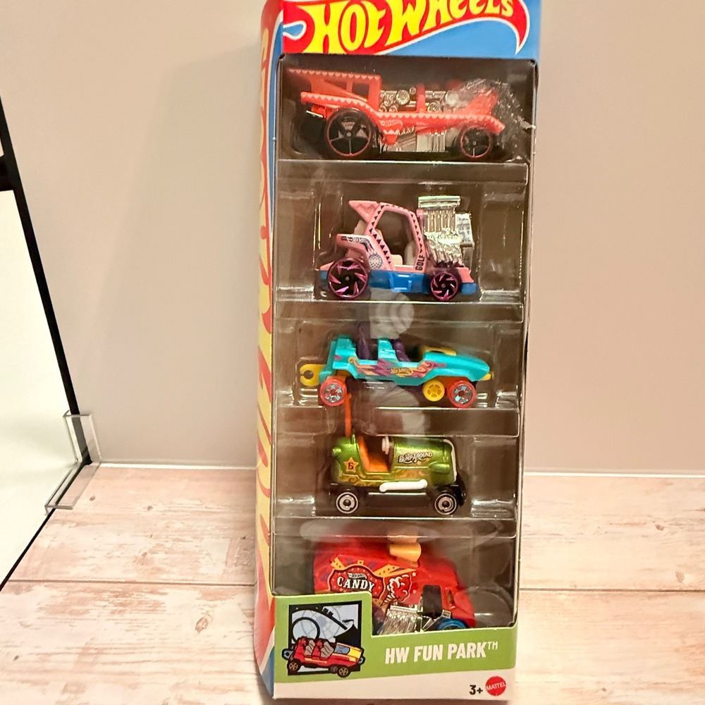 4 PACK Hot Wheels 5-Pack 1:64 New Fun Park Retro Racers Let's Race Formula1